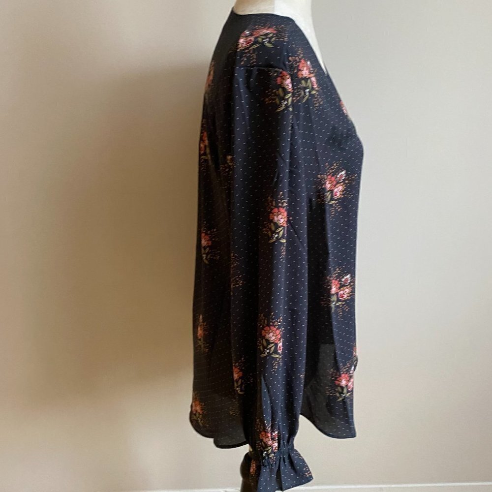T Tahari BNWOT Blouse polka dot floral sz medium ruffle cuff - Picture 4 of 9